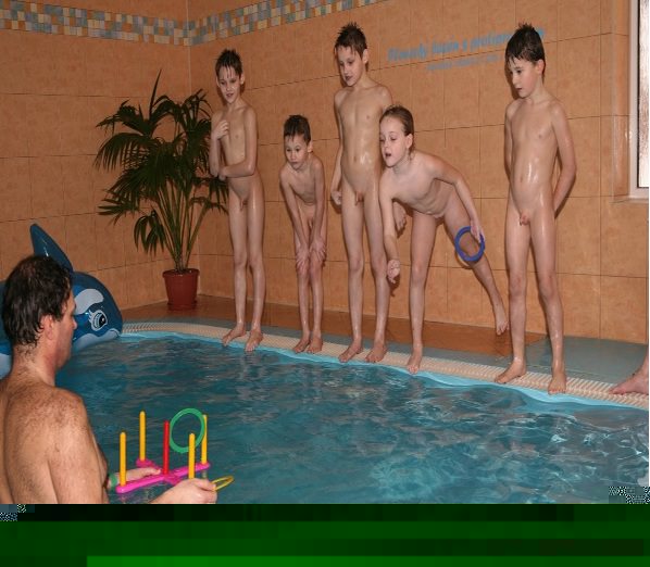 Zdjęcia rodzinny nudyzm, naga kultura w basenie (set 14) | Photo of family nudism the naked culture in the pool