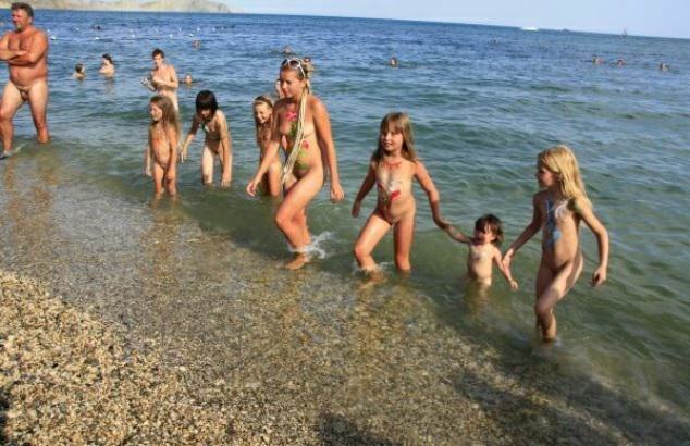 Zdjęcia rodzina morze nudyzm (set 34) | Photos family nudism sea Zdjęcia rodzina morze nudyzm (set 34) | Photos family nudism sea